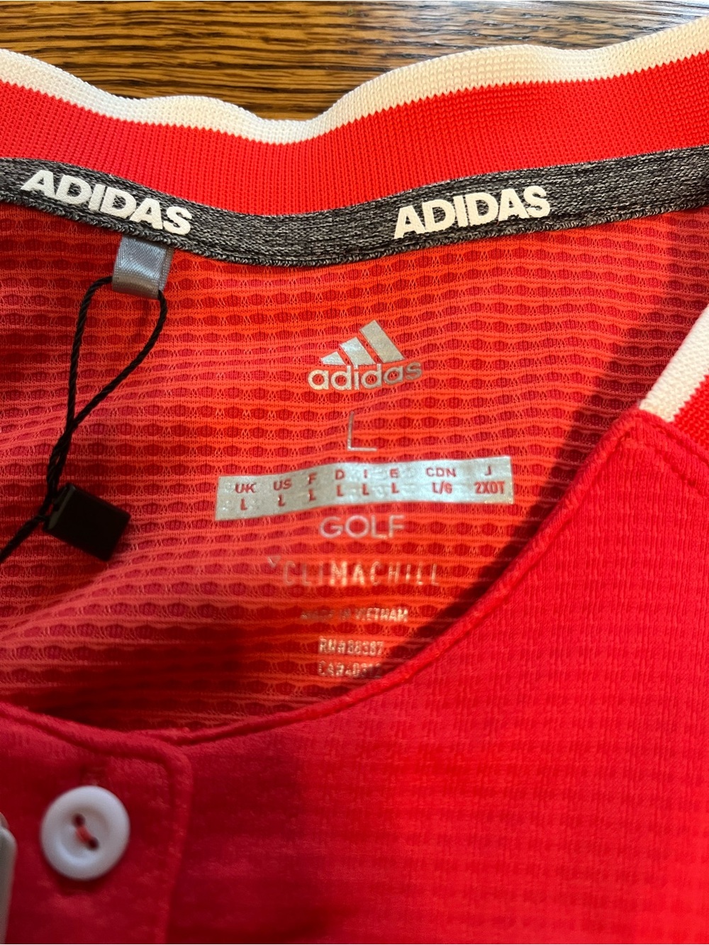 NWT Adidas Climachill upf 50 Women’s Red Short-Sleeve Henley Golf Top Shirt - Picture 5 of 9